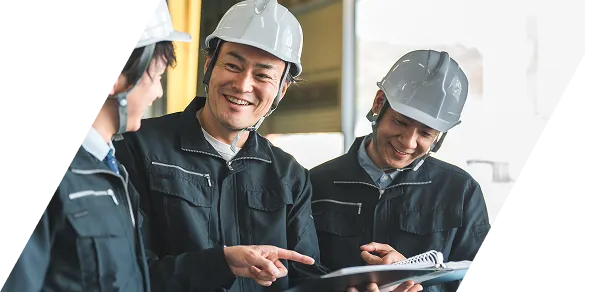 社員の方々が働いている写真